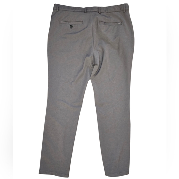 Greg Norman Shark Men’s Flat Front Golf Pants NWOT Size 36/30 - Picture 2 of 5